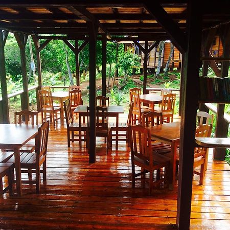 The Lighthouse Hotel Pulau Little Corn Bagian luar foto