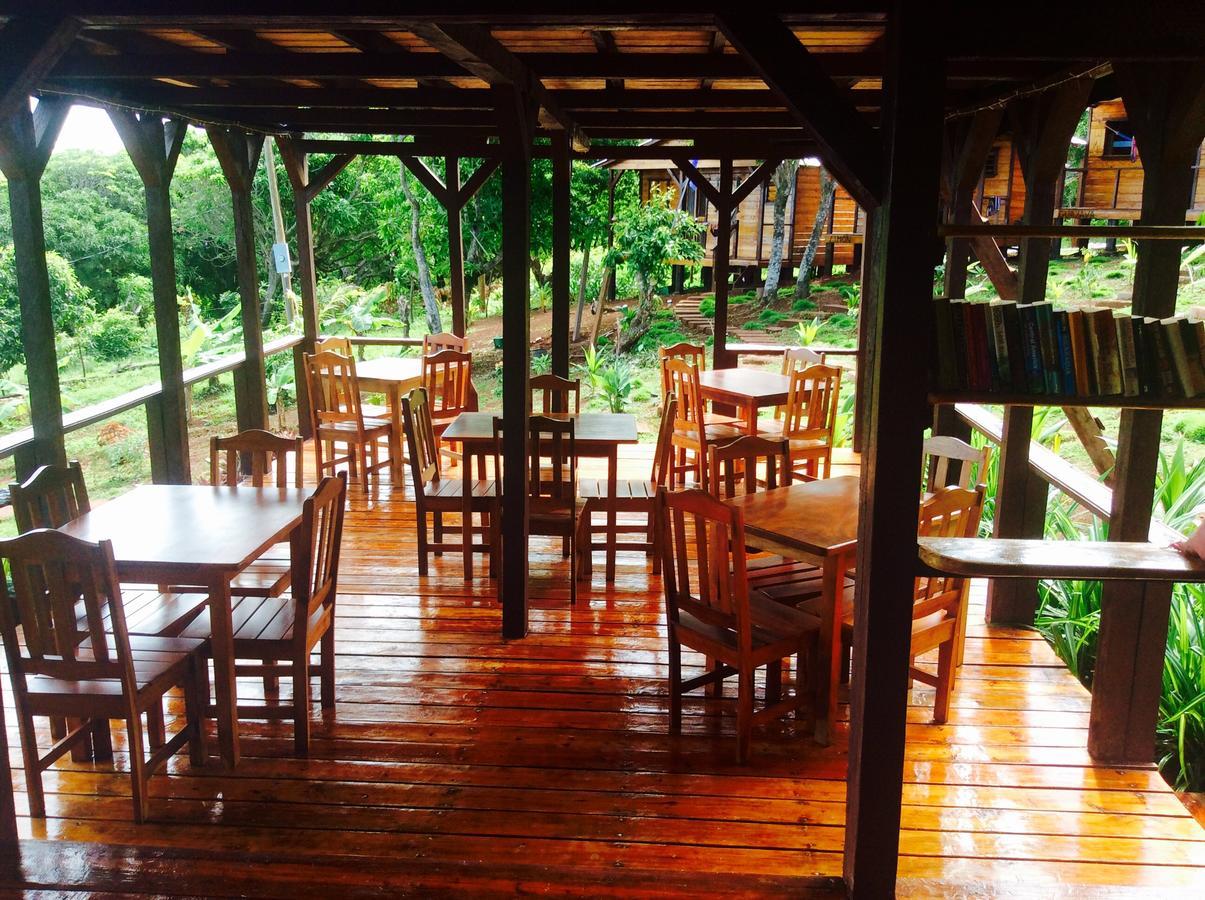 The Lighthouse Hotel Pulau Little Corn Bagian luar foto